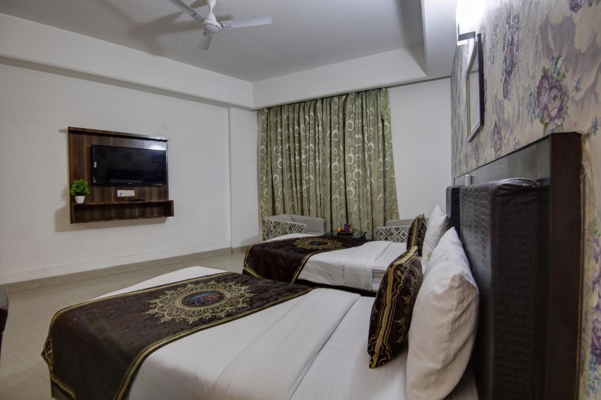 Hotel Venus Plaza Ню Делхи Екстериор снимка
