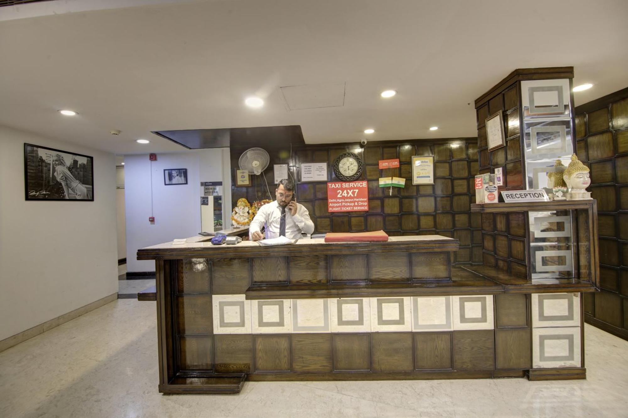 Hotel Venus Plaza Ню Делхи Екстериор снимка