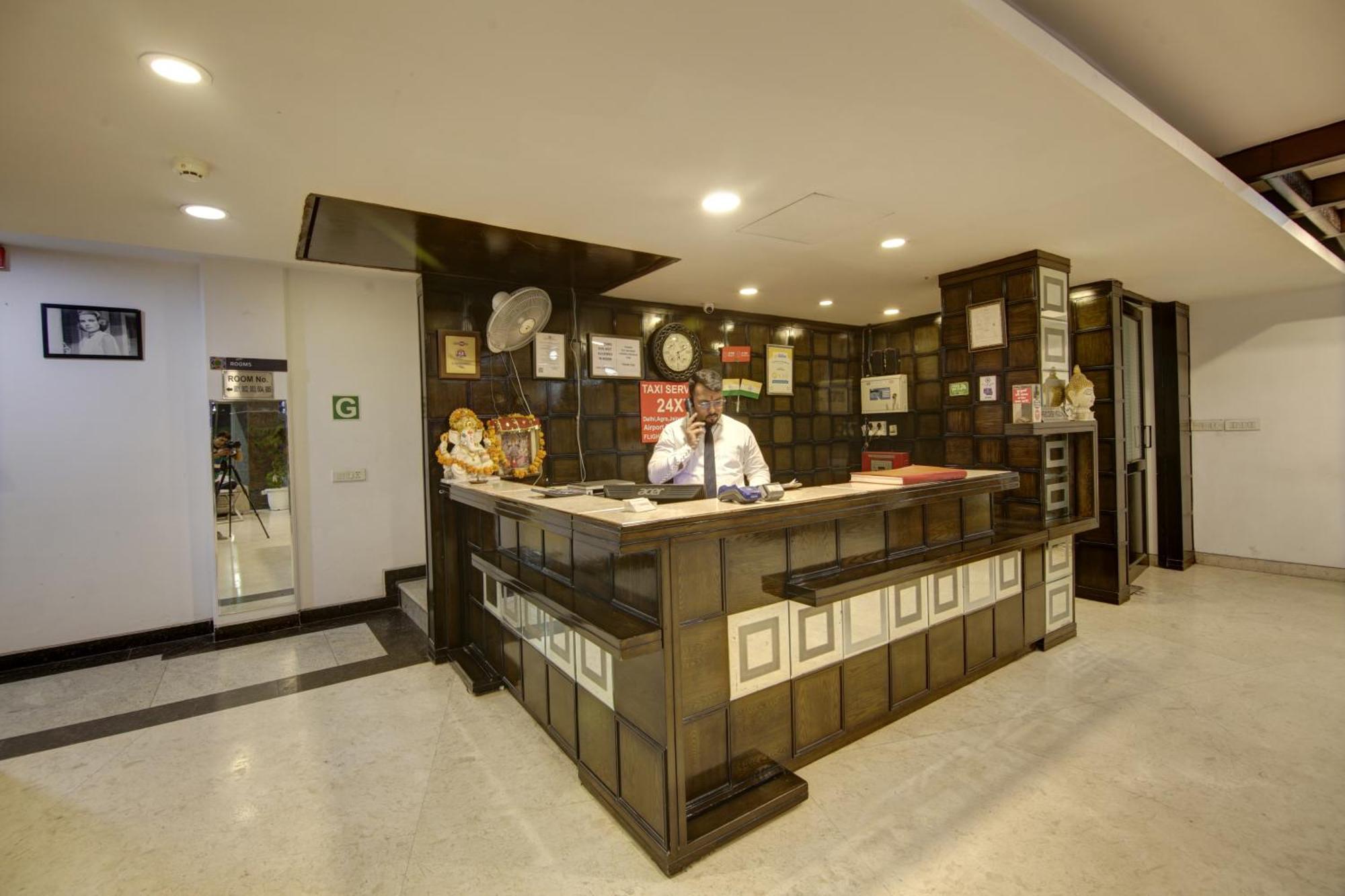 Hotel Venus Plaza Ню Делхи Екстериор снимка
