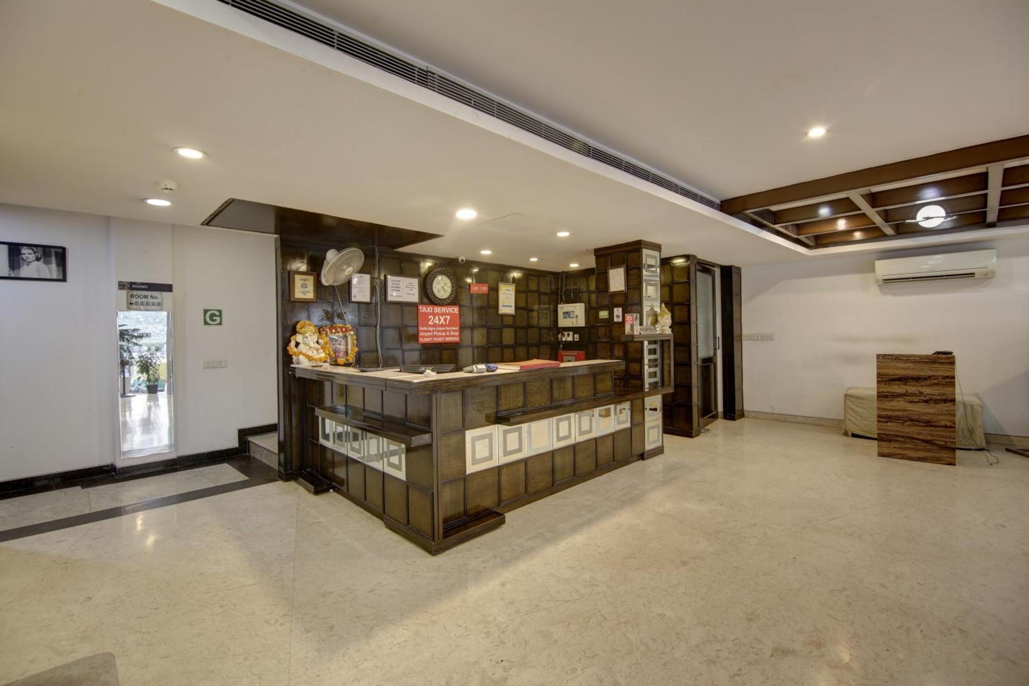 Hotel Venus Plaza Ню Делхи Екстериор снимка