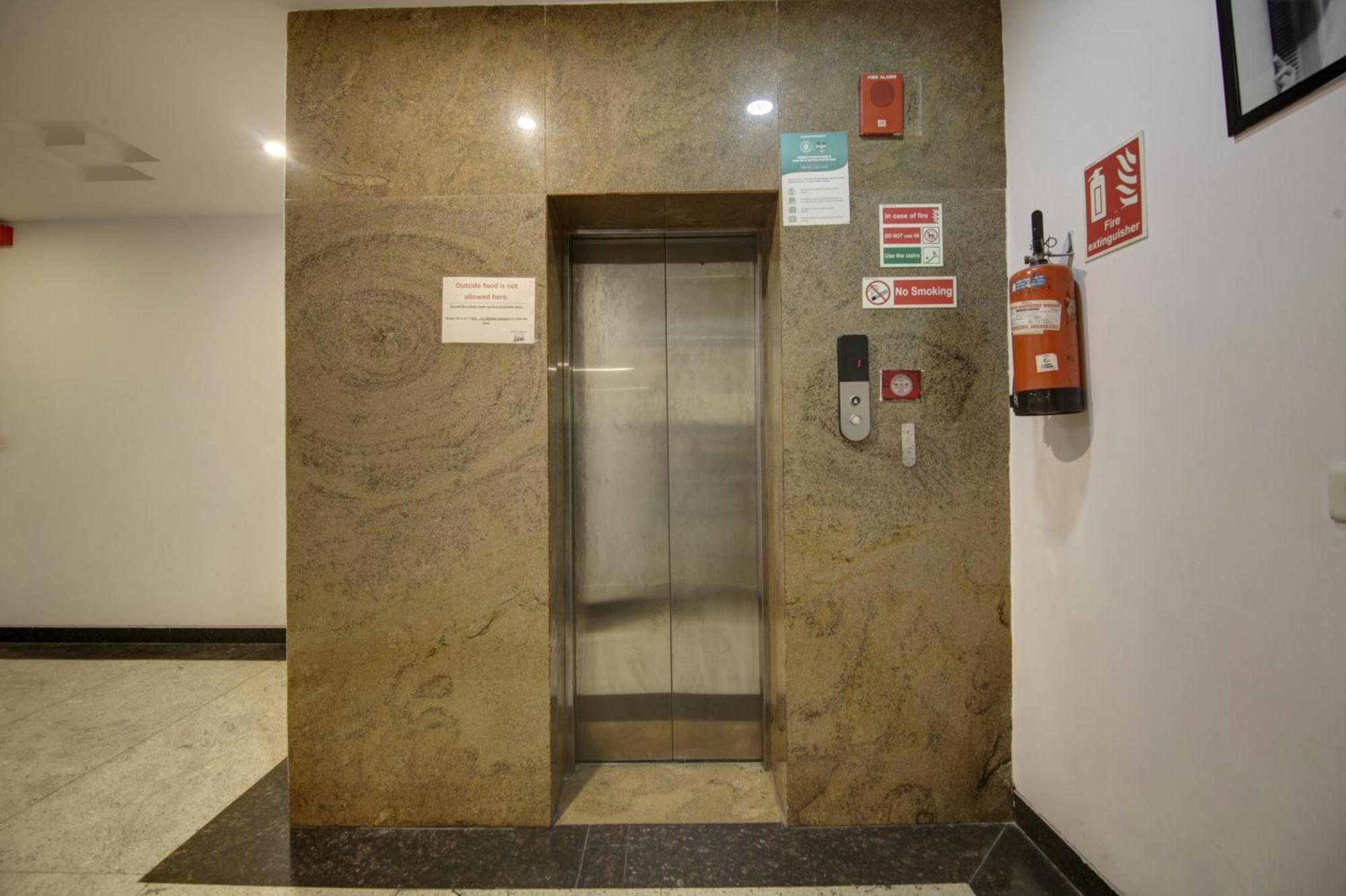 Hotel Venus Plaza Ню Делхи Екстериор снимка
