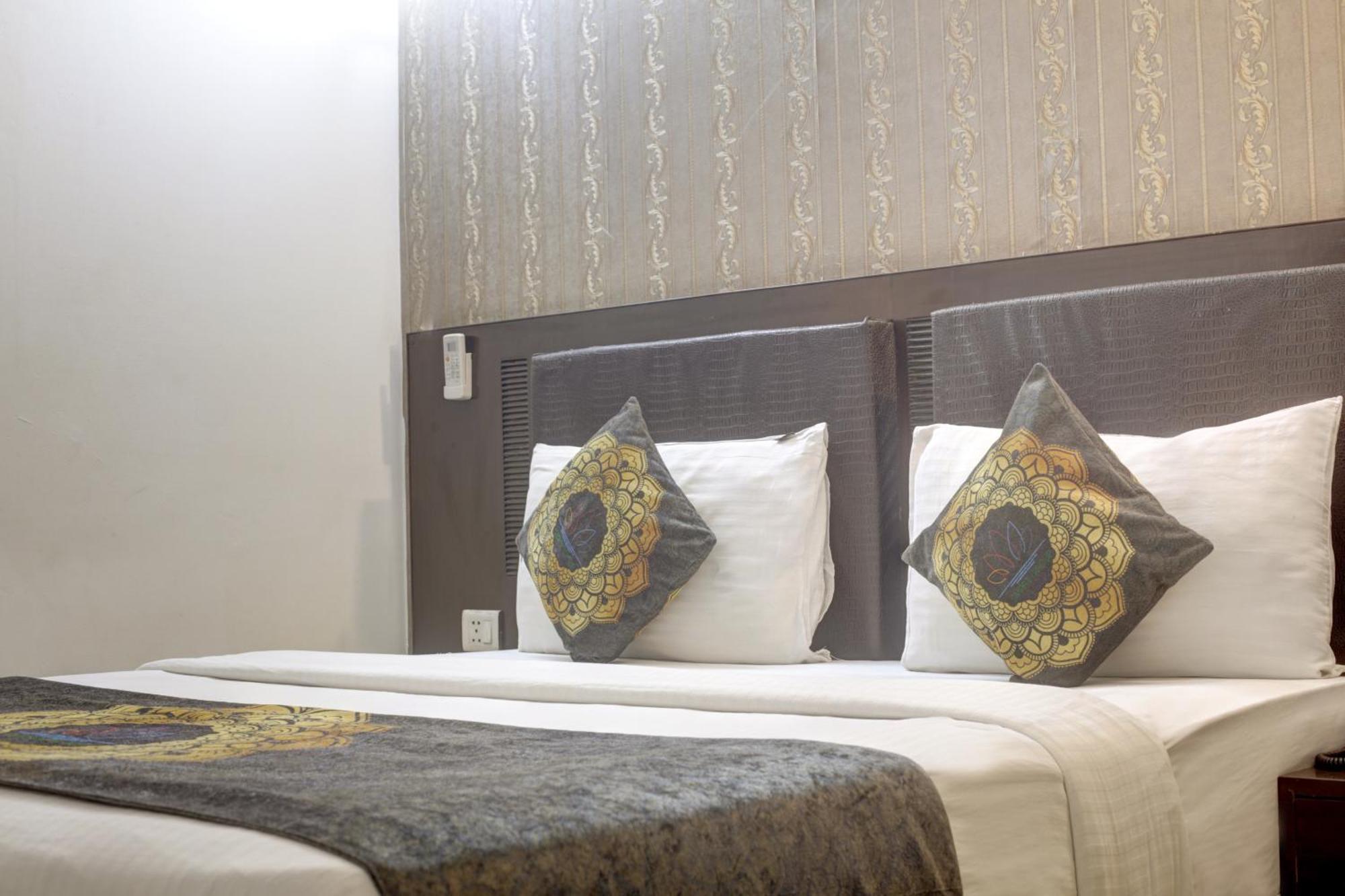 Hotel Venus Plaza Ню Делхи Екстериор снимка