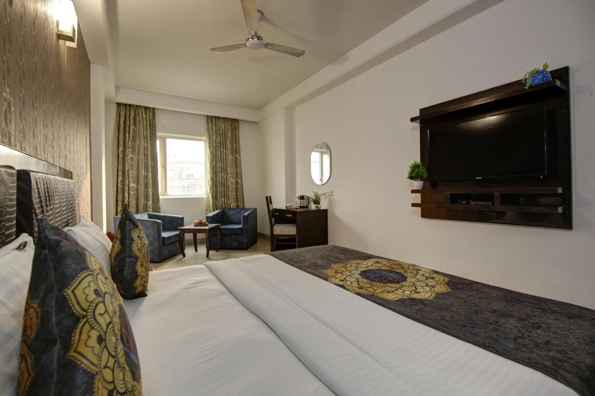 Hotel Venus Plaza Ню Делхи Екстериор снимка