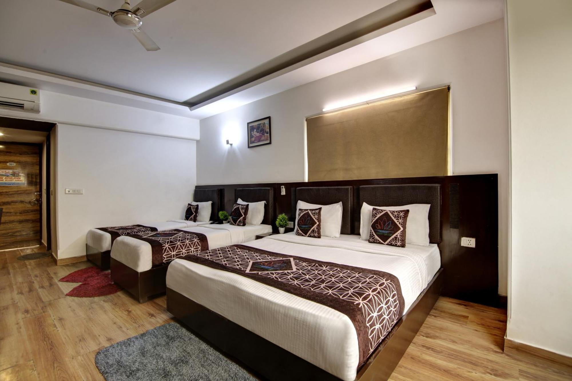Hotel Venus Plaza Ню Делхи Екстериор снимка