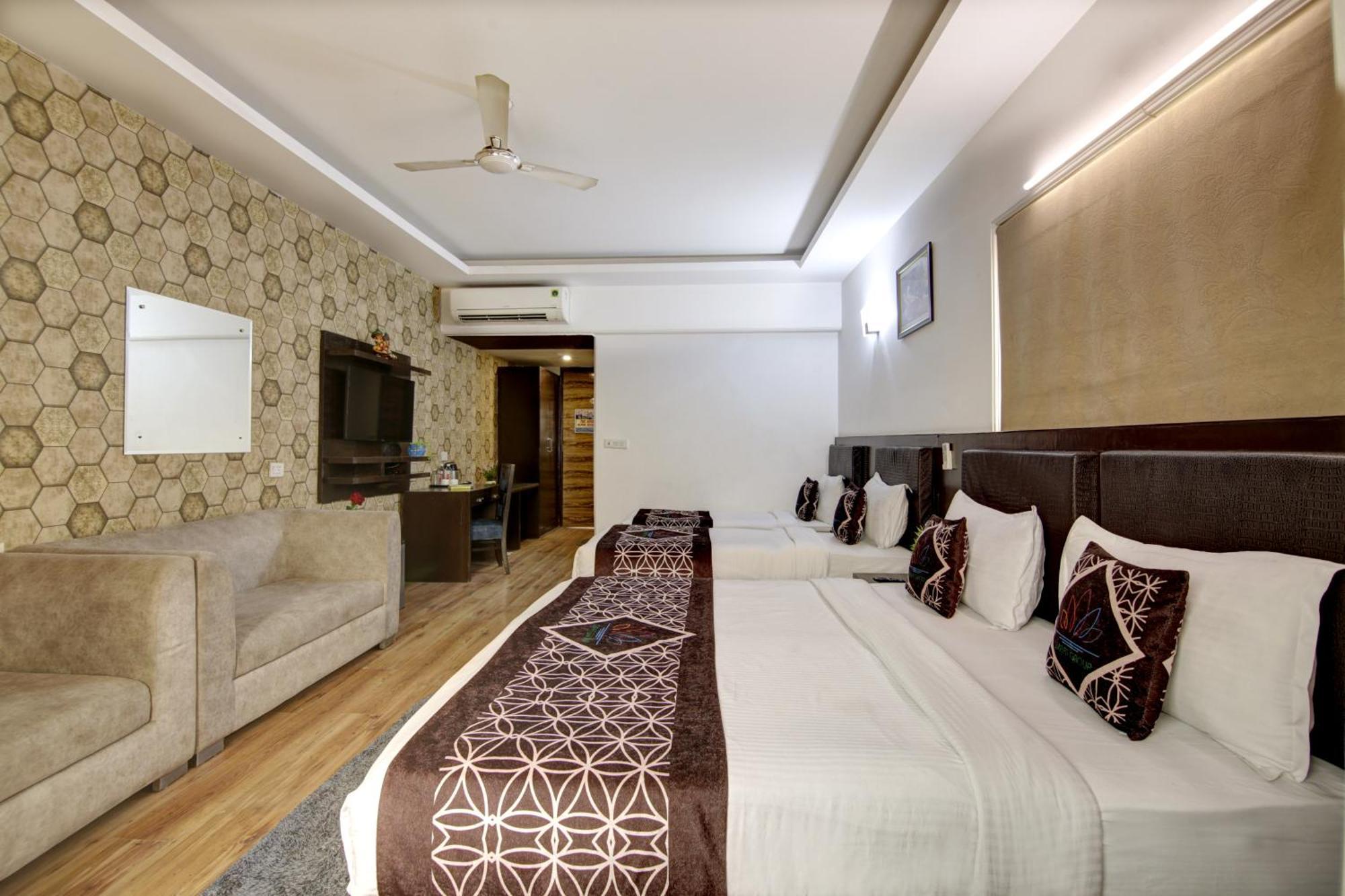 Hotel Venus Plaza Ню Делхи Екстериор снимка
