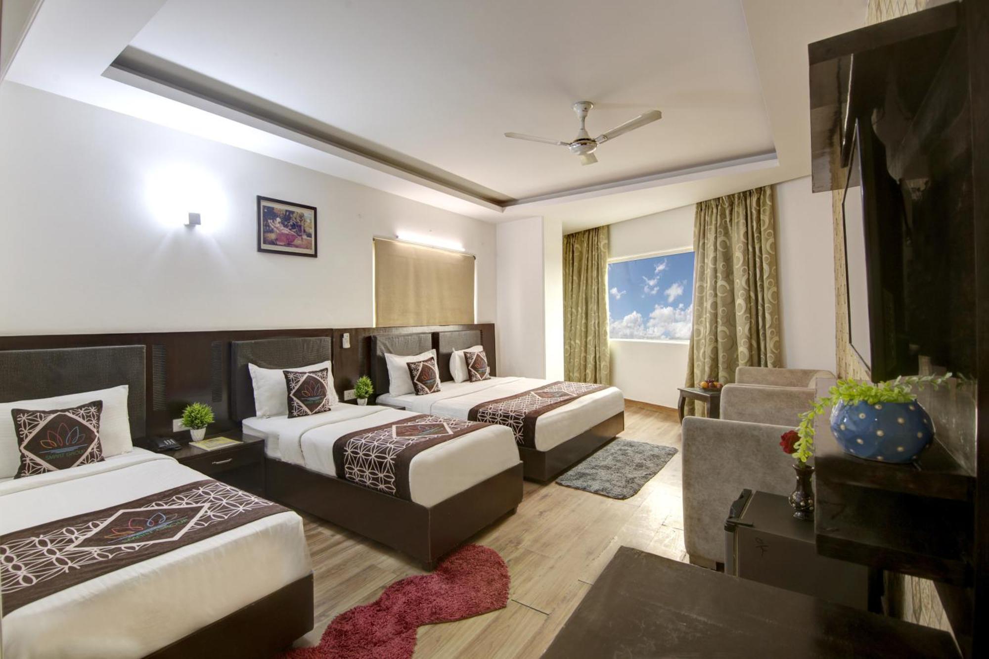 Hotel Venus Plaza Ню Делхи Екстериор снимка