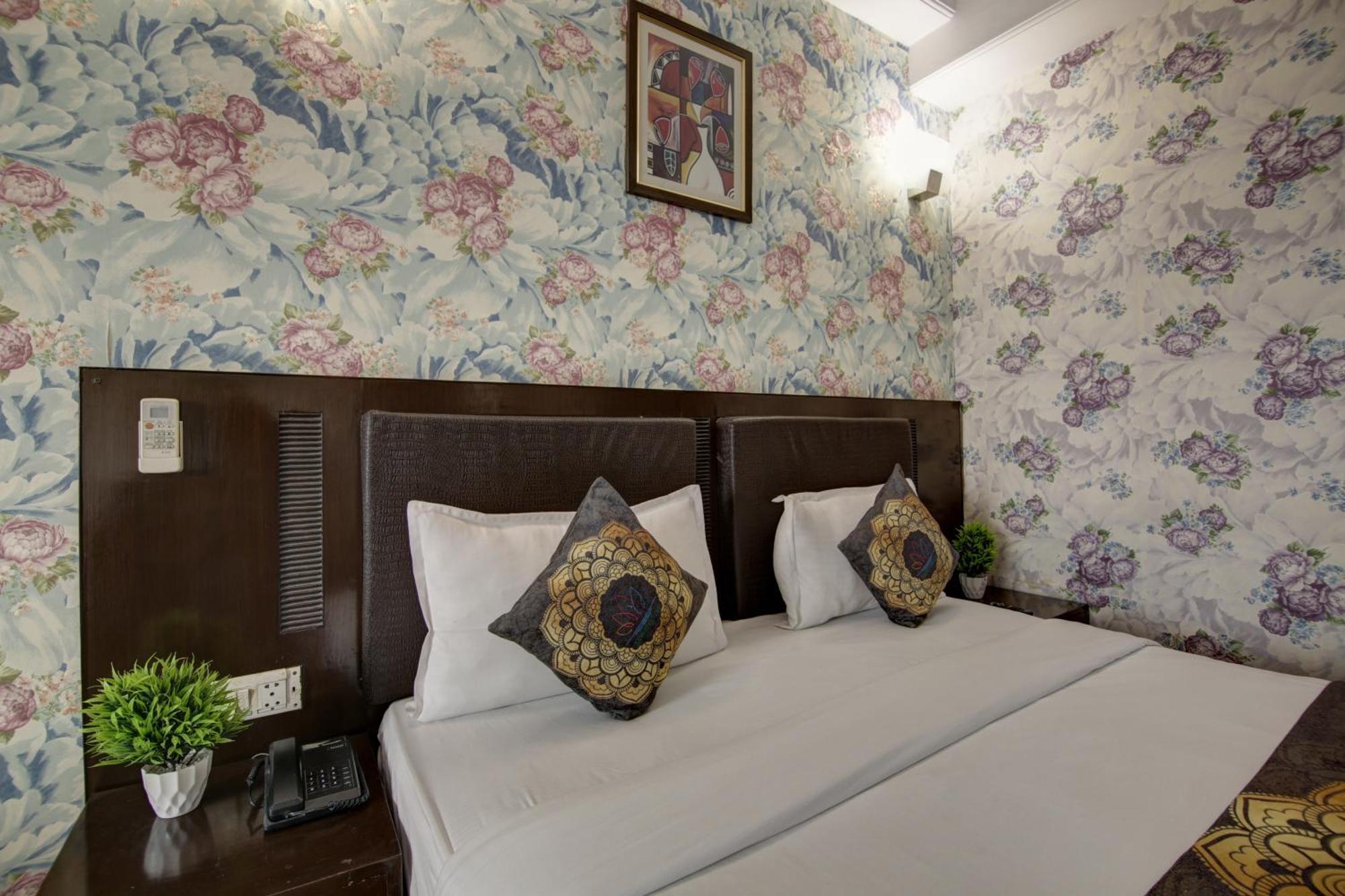 Hotel Venus Plaza Ню Делхи Екстериор снимка
