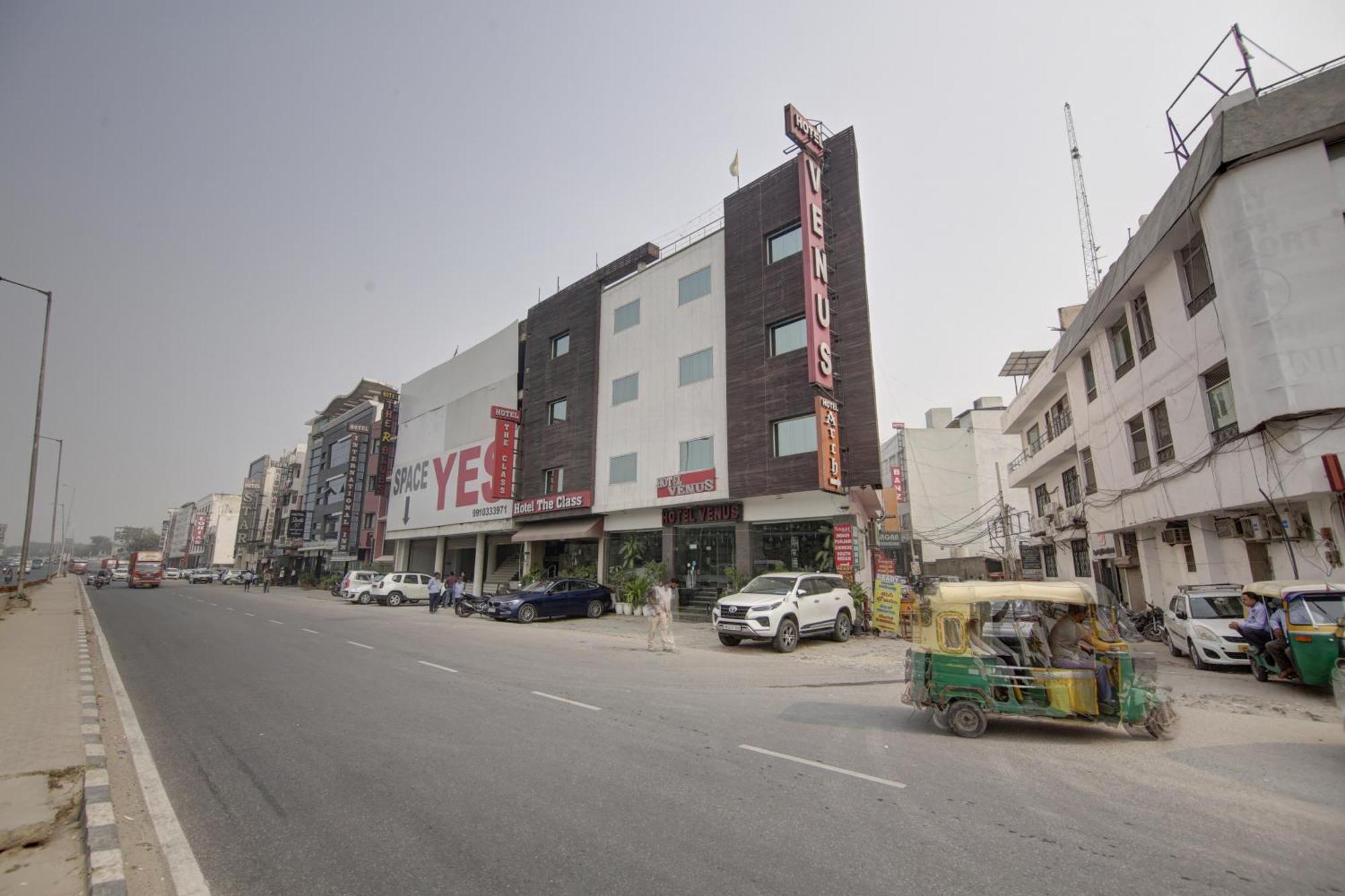 Hotel Venus Plaza Ню Делхи Екстериор снимка