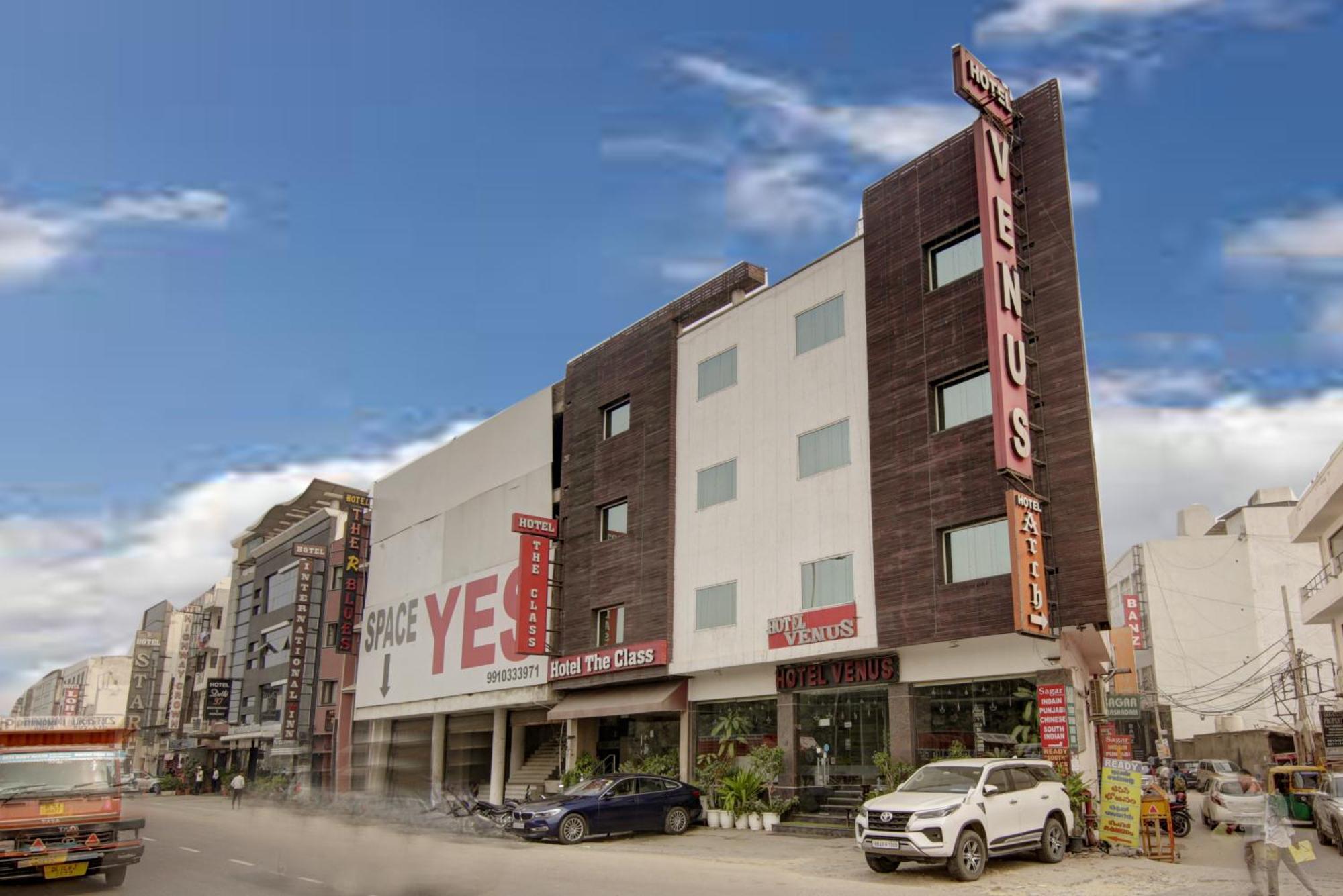 Hotel Venus Plaza Ню Делхи Екстериор снимка
